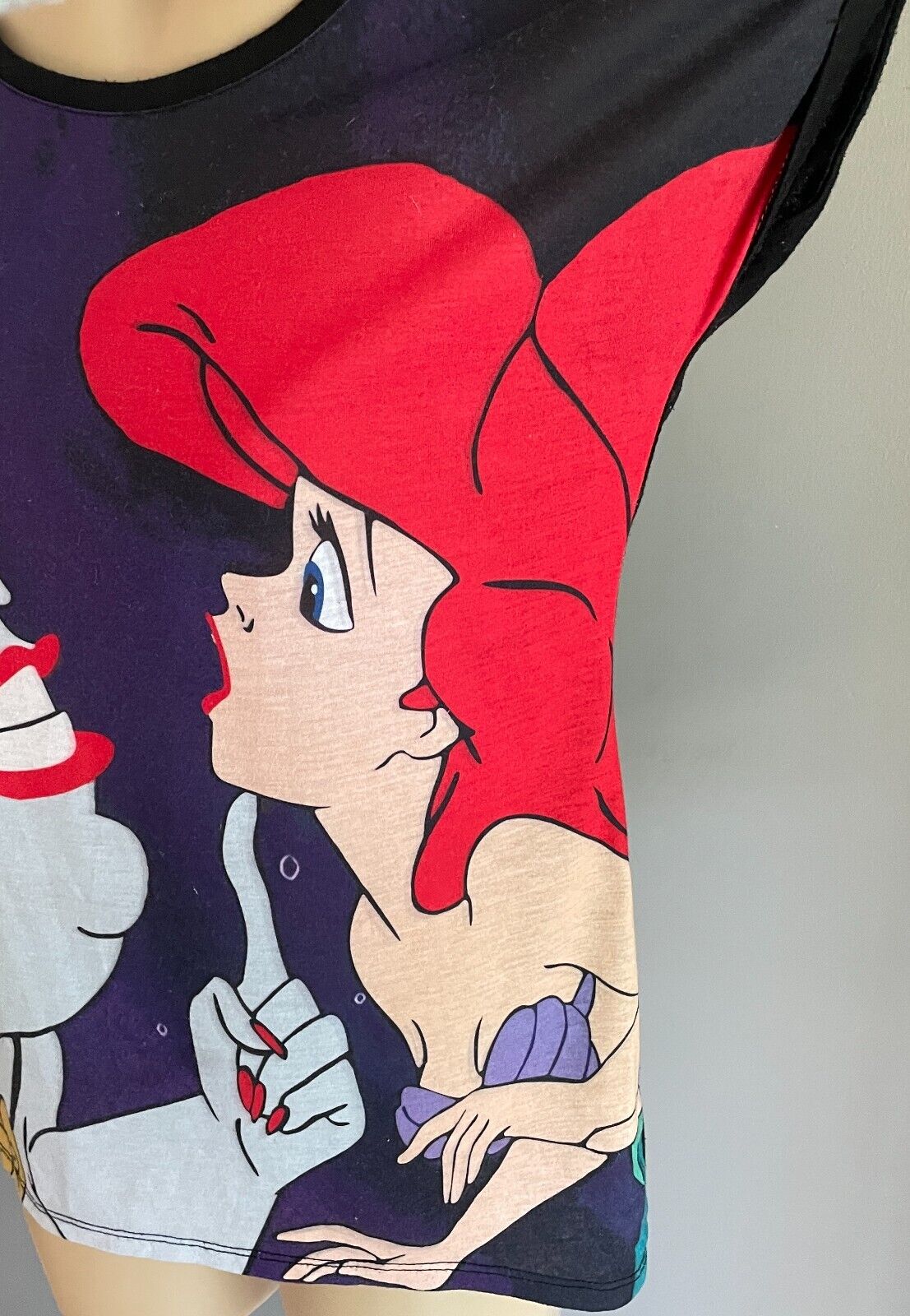 DISNEY T-Shirt Original Little Mermaid & Ursula Print Black Top Size S 10