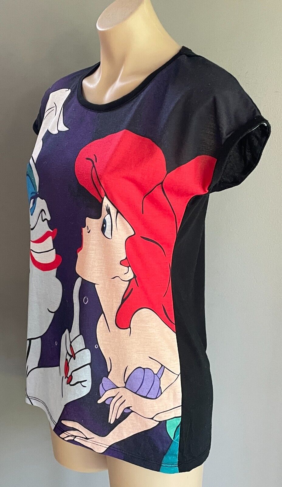 DISNEY T-Shirt Original Little Mermaid & Ursula Print Black Top Size S 10