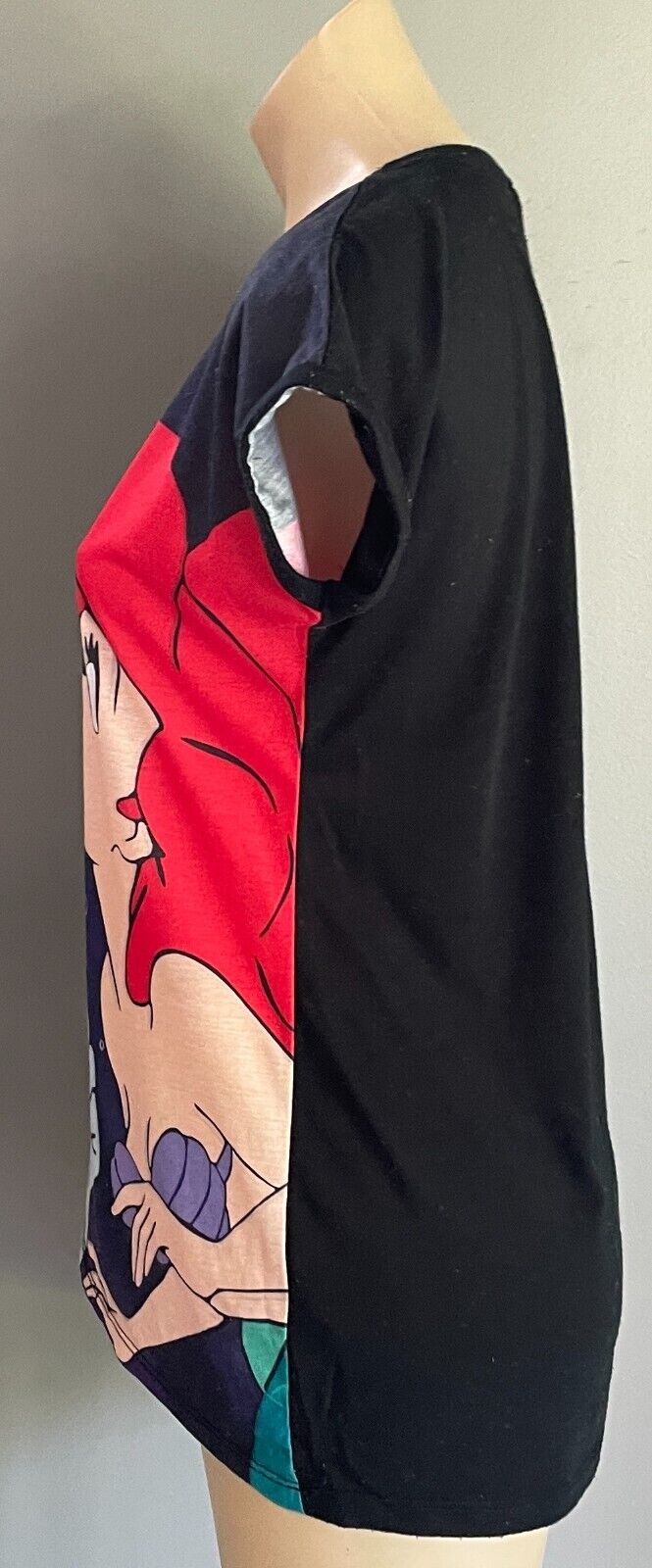 DISNEY T-Shirt Original Little Mermaid & Ursula Print Black Top Size S 10