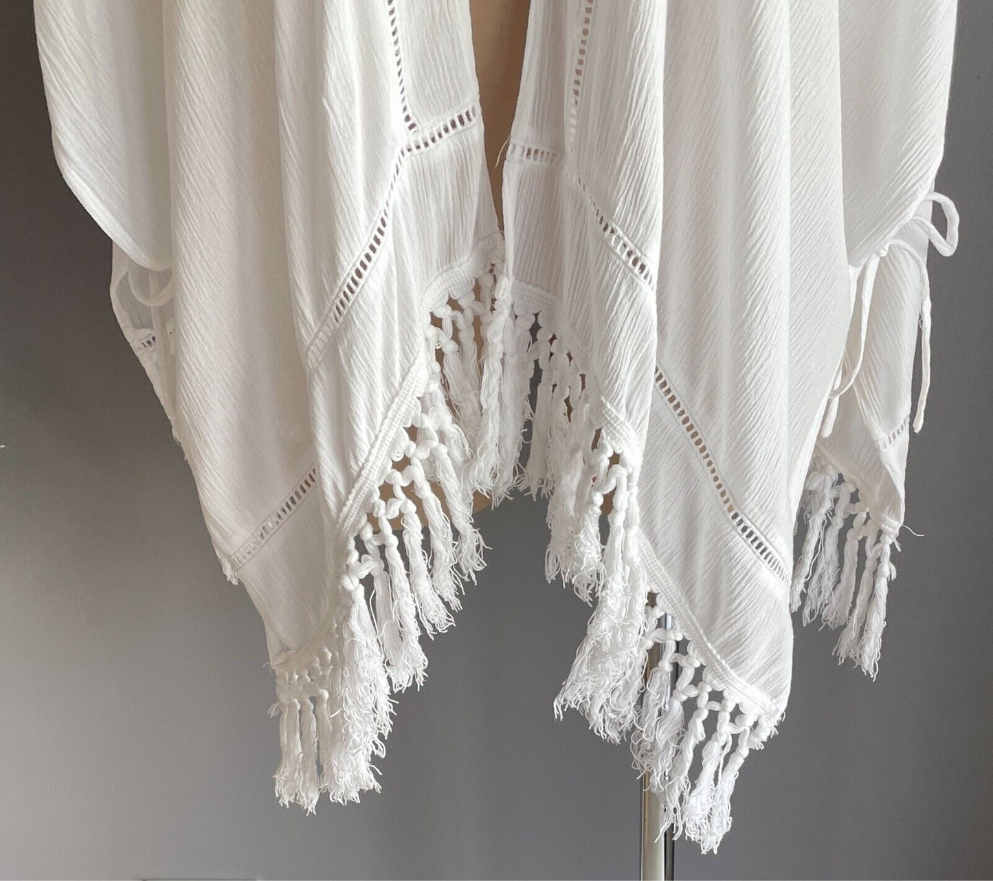 MIA Kimono Beach Cover White Lightweight Size M 12 Side Tie Fringe Ladder Lace