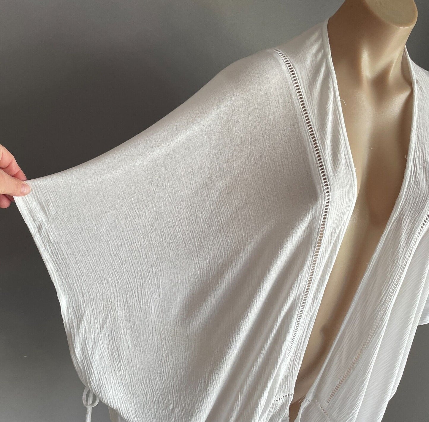MIA Kimono Beach Cover White Lightweight Size M 12 Side Tie Fringe Ladder Lace