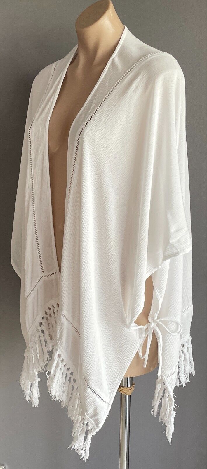 MIA Kimono Beach Cover White Lightweight Size M 12 Side Tie Fringe Ladder Lace