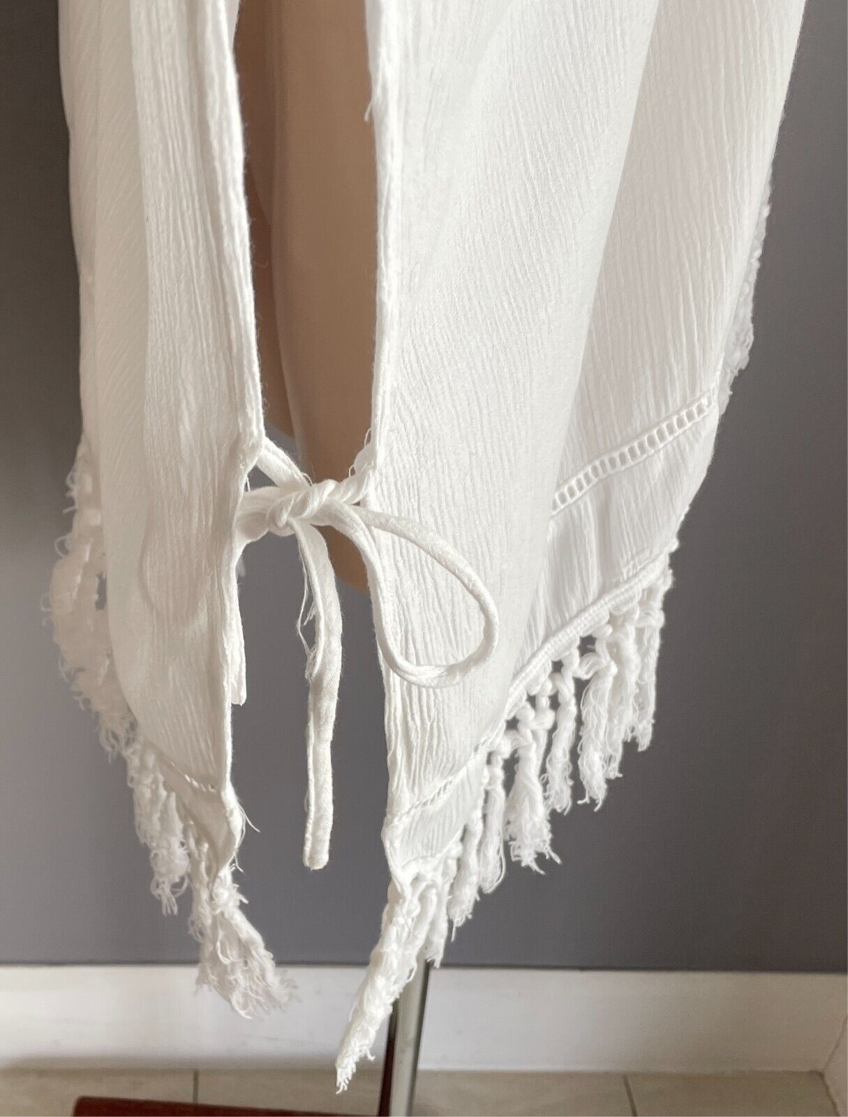 MIA Kimono Beach Cover White Lightweight Size M 12 Side Tie Fringe Ladder Lace