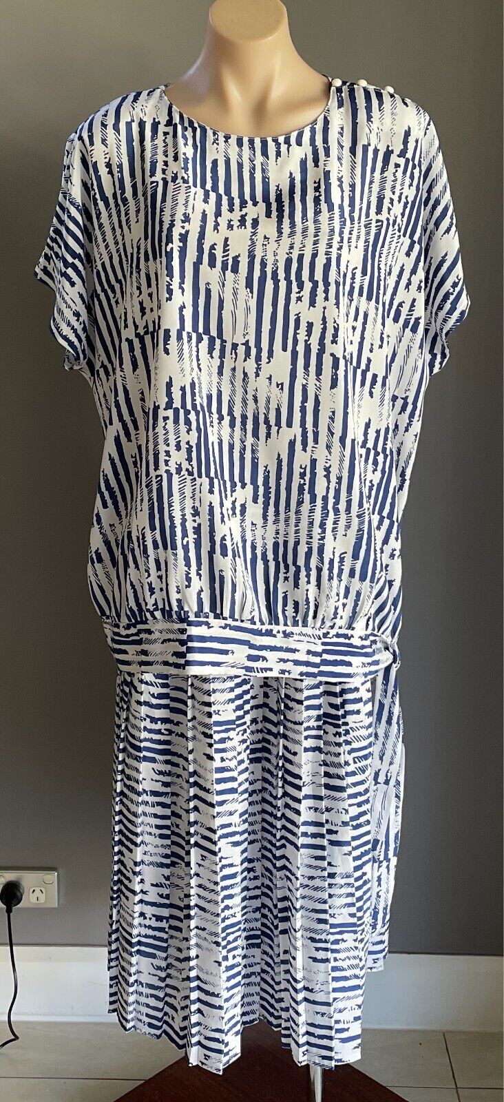 NEW DEPARTURES Blouse & Skirt 2 Piece Suit Blue & White Print Size 16