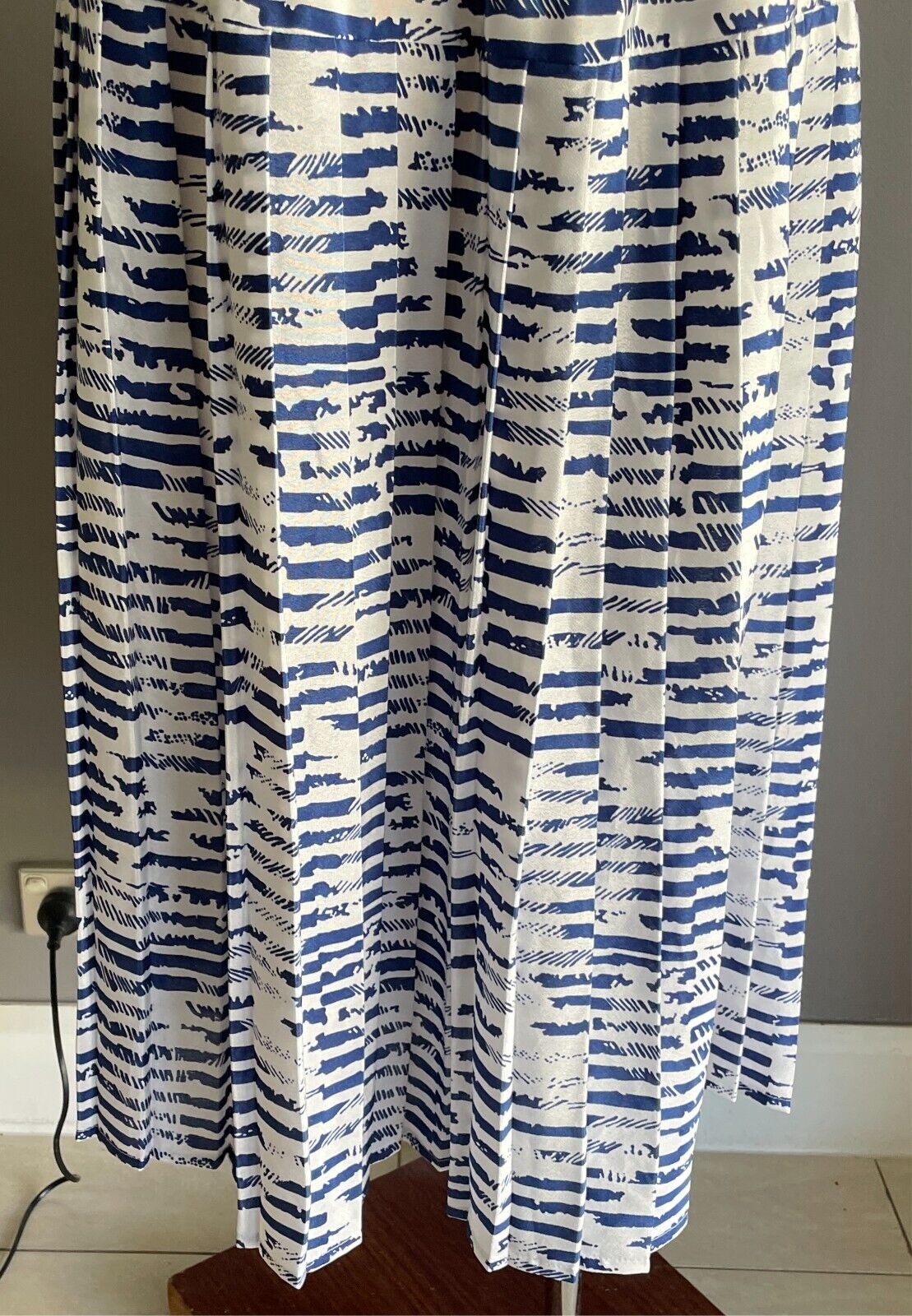 NEW DEPARTURES Blouse & Skirt 2 Piece Suit Blue & White Print Size 16