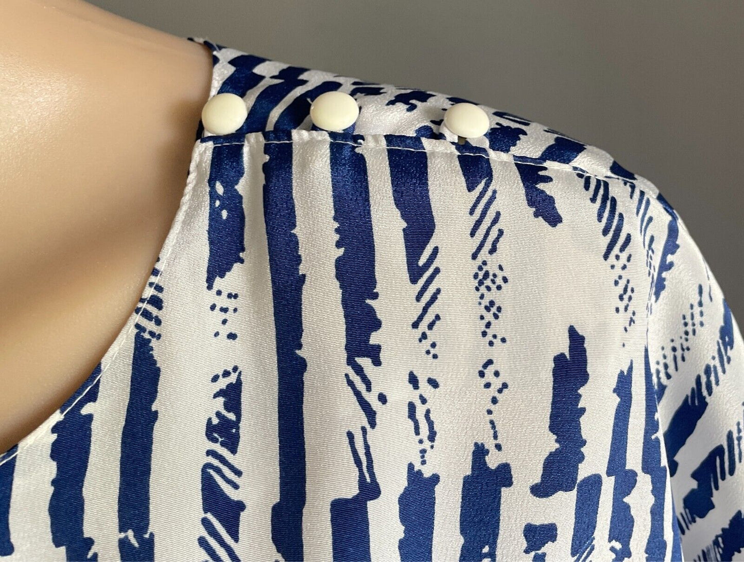 NEW DEPARTURES Blouse & Skirt 2 Piece Suit Blue & White Print Size 16