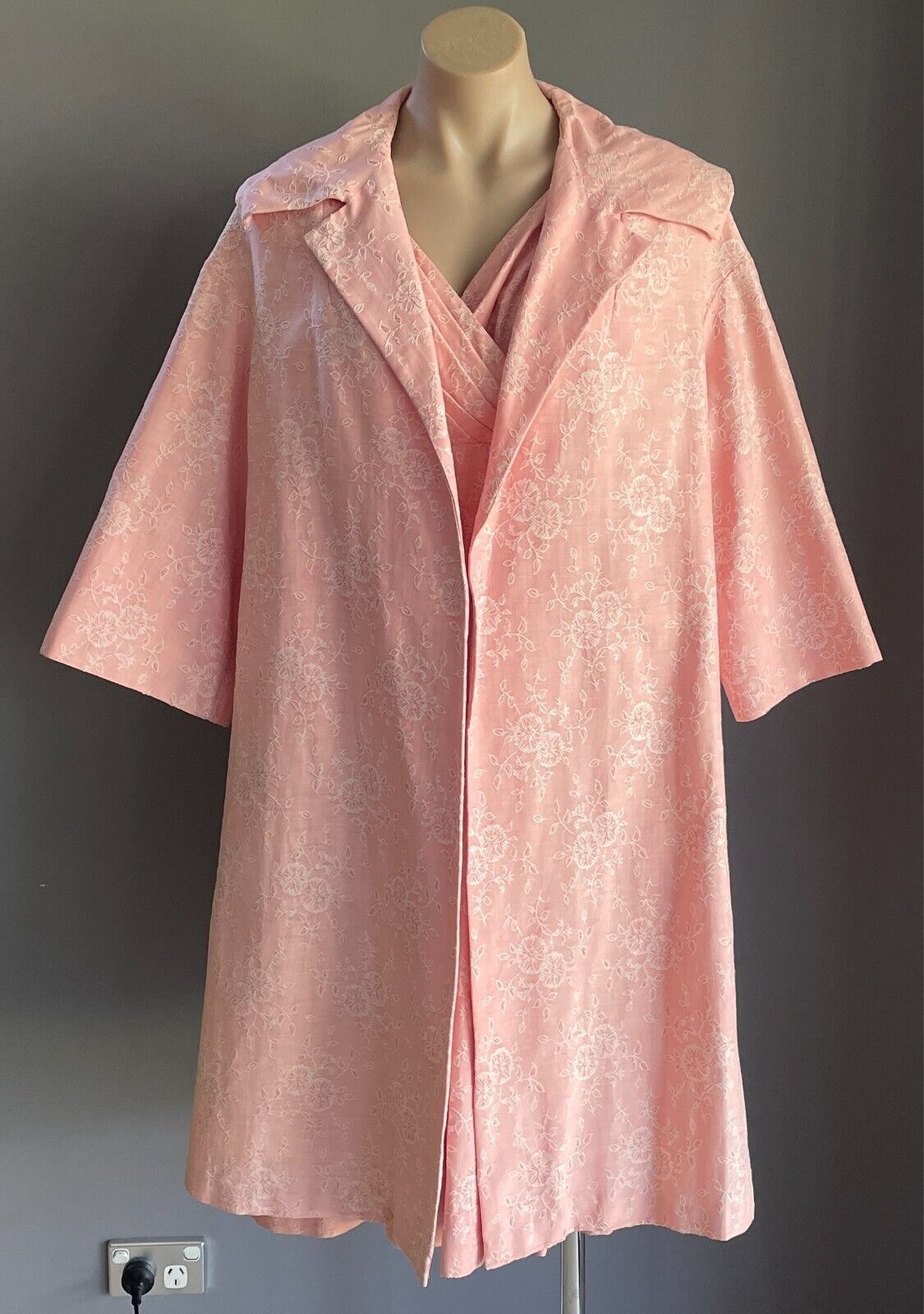 Vintage M BLOCK Pink & White Embroidered Floral 2 Piece Set Dress & Jacket Sz 12