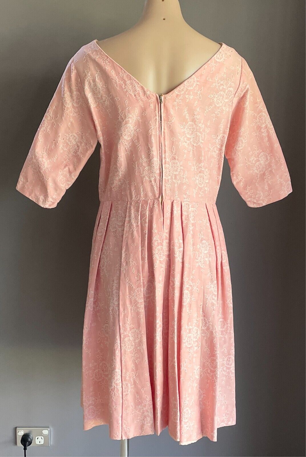 Vintage M BLOCK Pink & White Embroidered Floral 2 Piece Set Dress & Jacket Sz 12