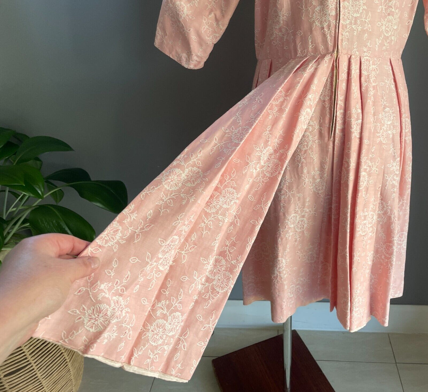 Vintage M BLOCK Pink & White Embroidered Floral 2 Piece Set Dress & Jacket Sz 12