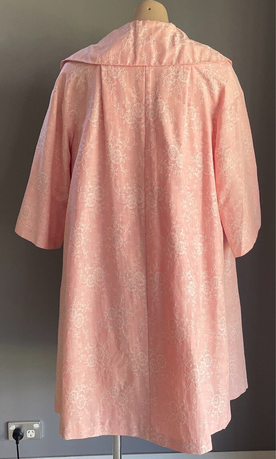 Vintage M BLOCK Pink & White Embroidered Floral 2 Piece Set Dress & Jacket Sz 12