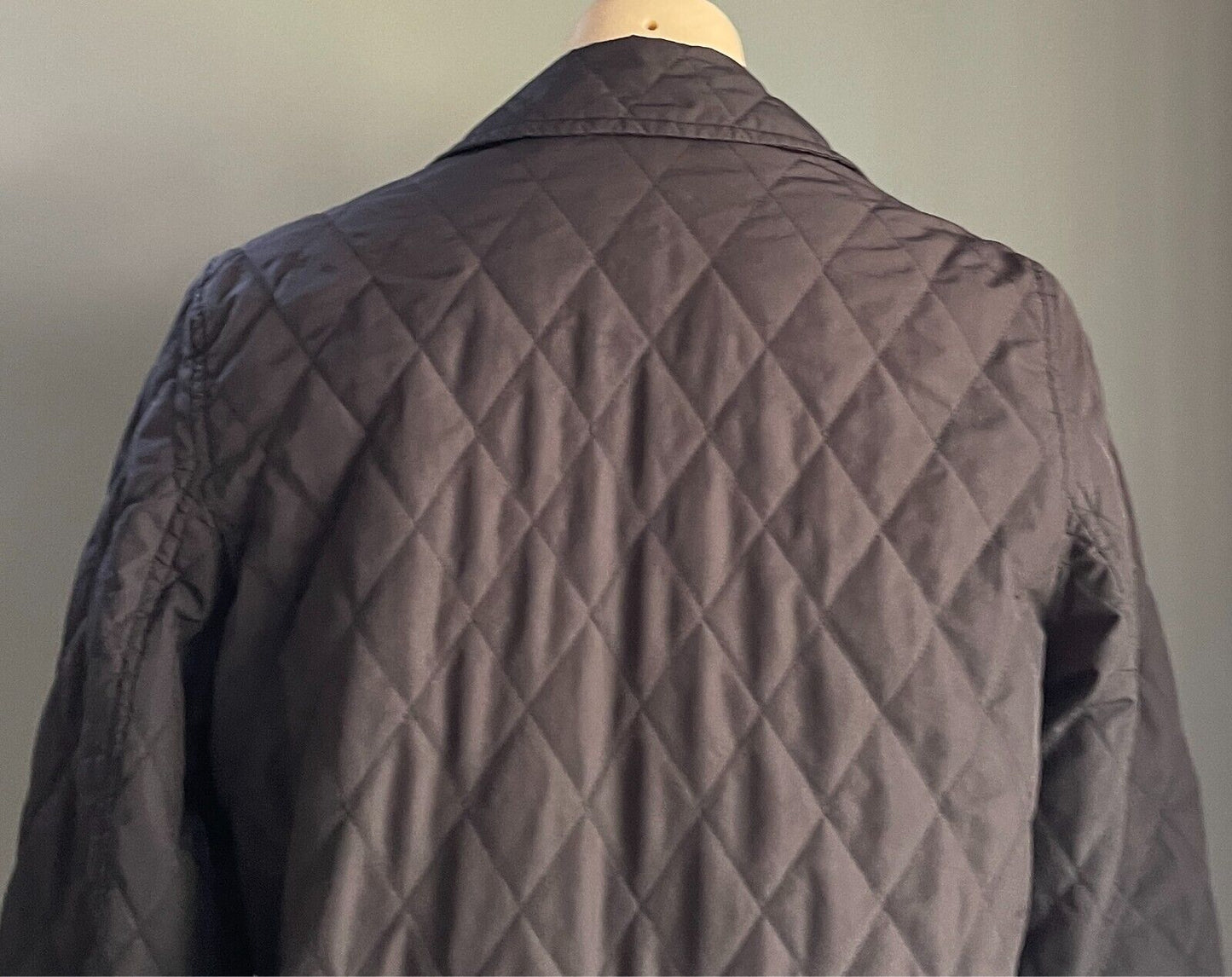 GAP Black Jacket Quilted Puffer Jacket Size M Long Sleeve Lightweight Read Fault