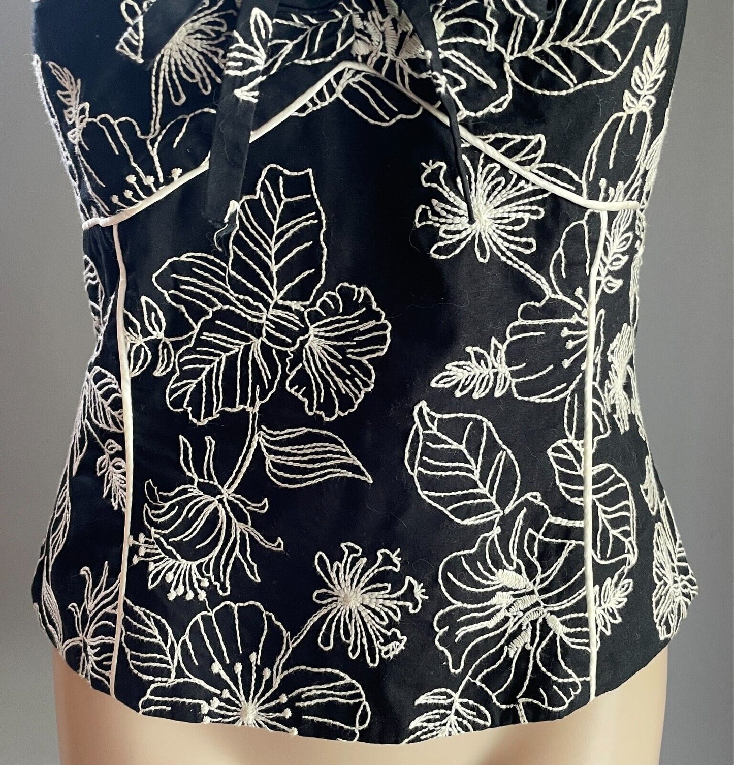 STUDIBAKER Black & White Floral Embroidered Bustier Top Sze 12 Thin Straps Retro