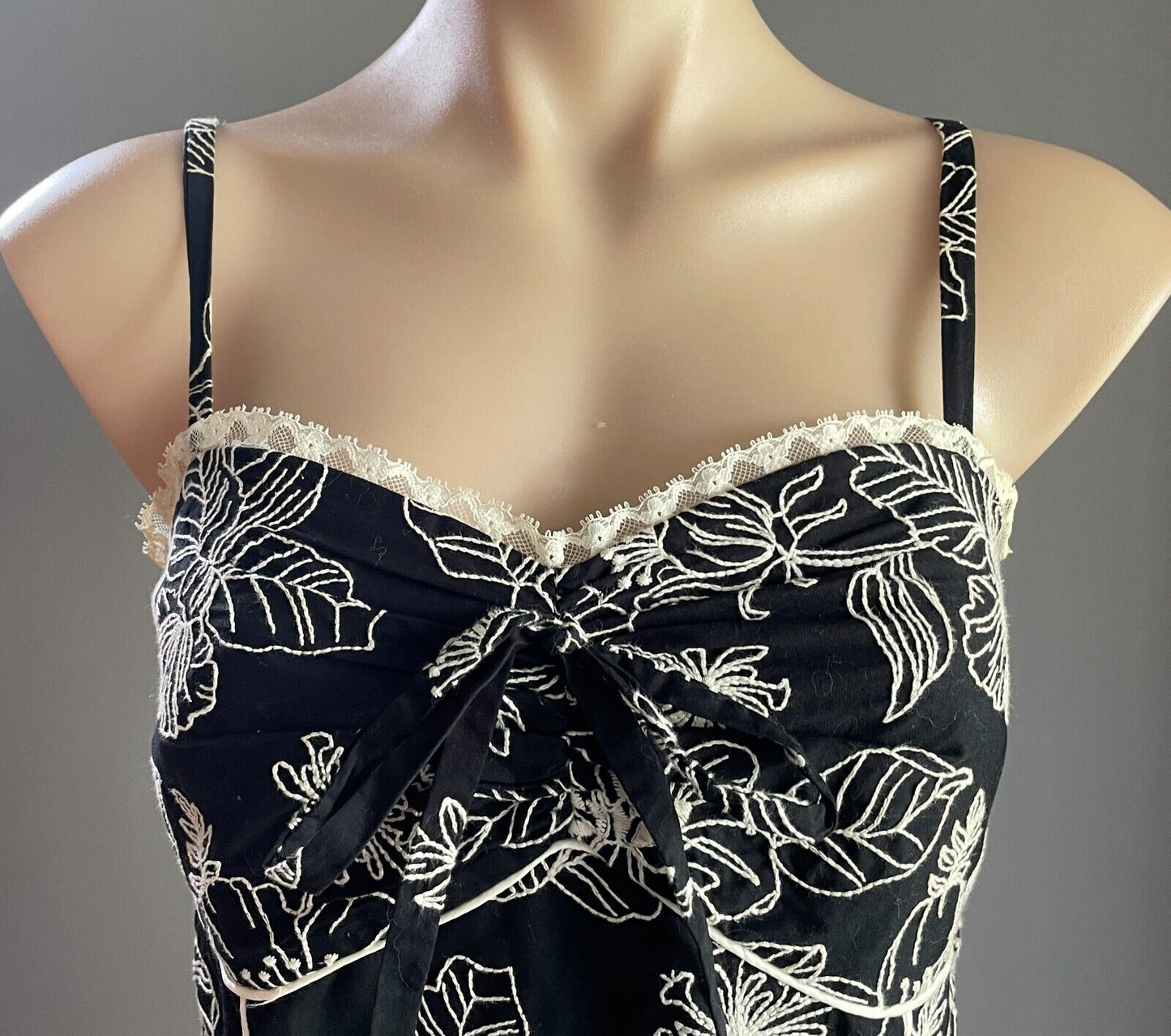 STUDIBAKER Black & White Floral Embroidered Bustier Top Sze 12 Thin Straps Retro