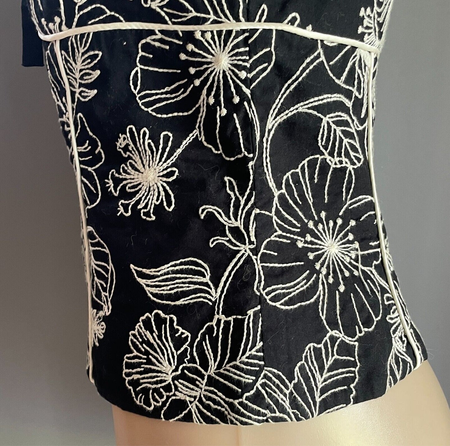 STUDIBAKER Black & White Floral Embroidered Bustier Top Sze 12 Thin Straps Retro