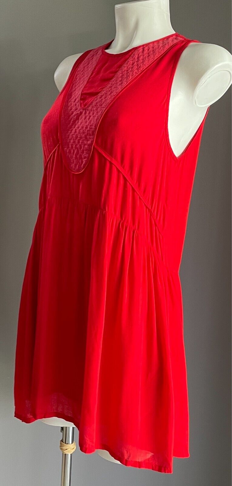 EBONY EVE Red Dress Mini Sleeveless Sheath Style Size 8 10 Lined Decorative Yoke