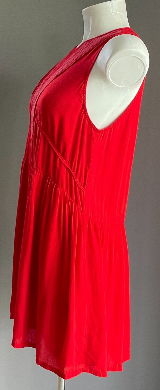 EBONY EVE Red Dress Mini Sleeveless Sheath Style Size 8 10 Lined Decorative Yoke