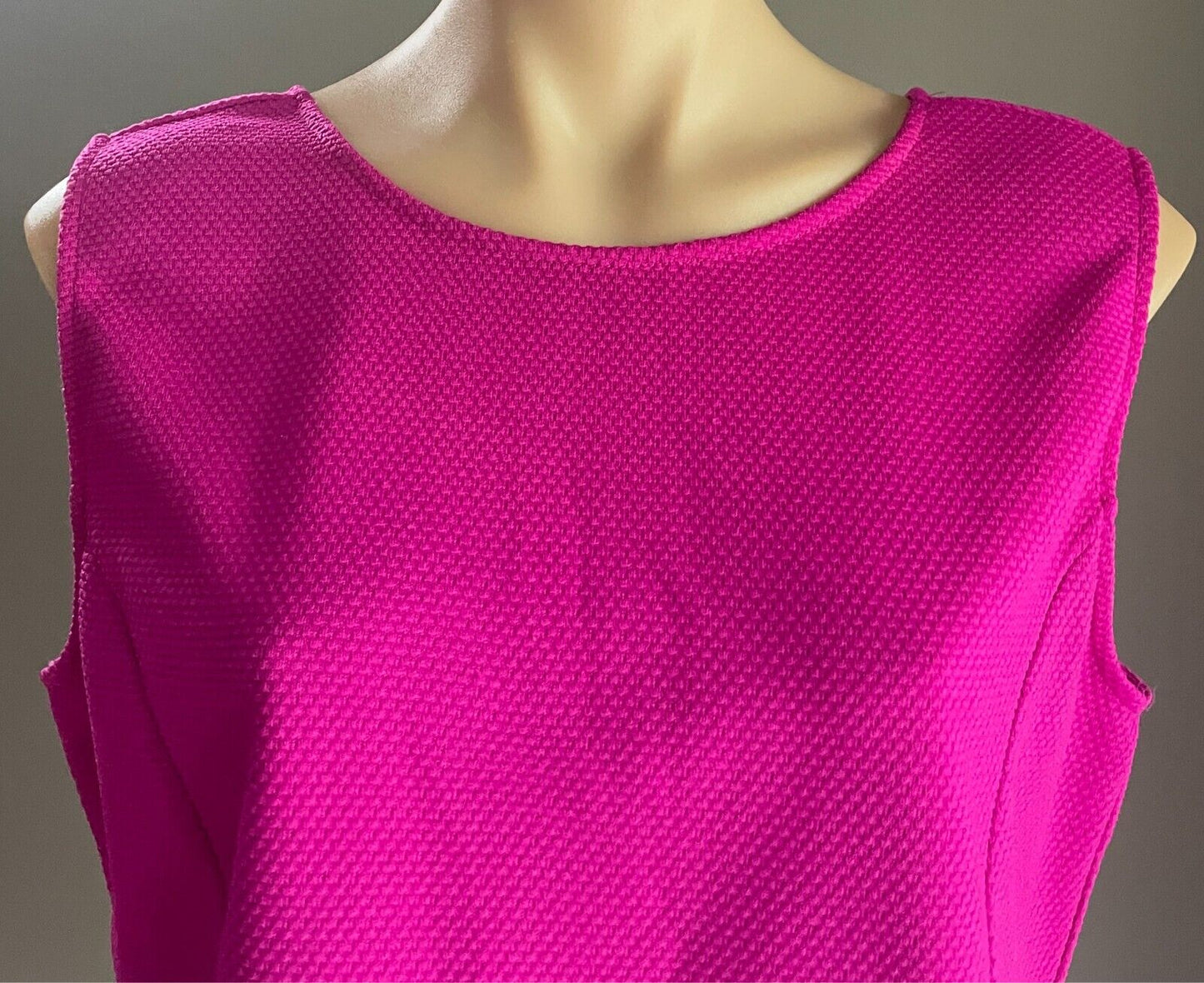 NOW Peplum Top Fuchsia Sleeveless Stretch Size 20 Textured Fabric Notched @ Back
