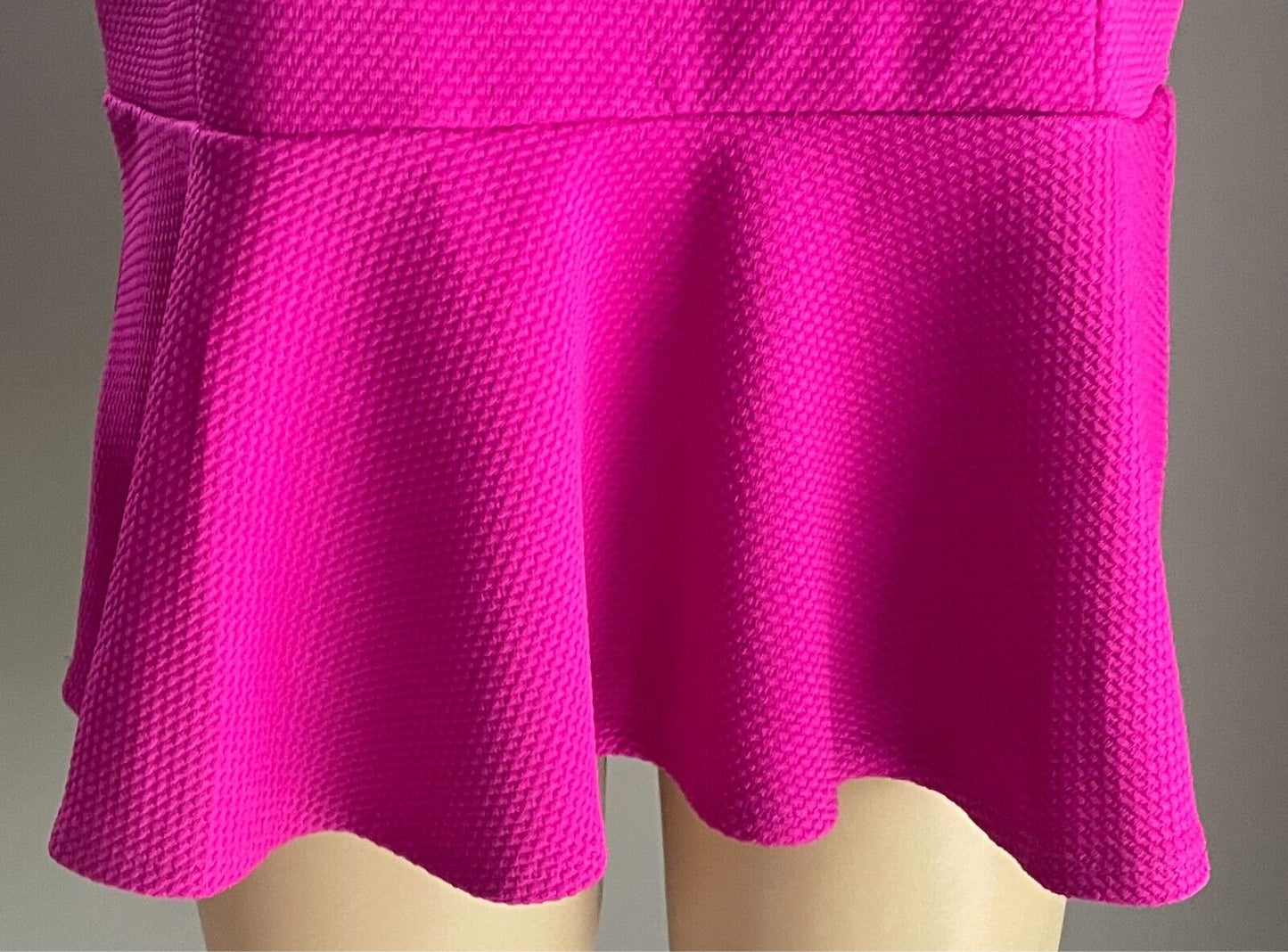 NOW Peplum Top Fuchsia Sleeveless Stretch Size 20 Textured Fabric Notched @ Back