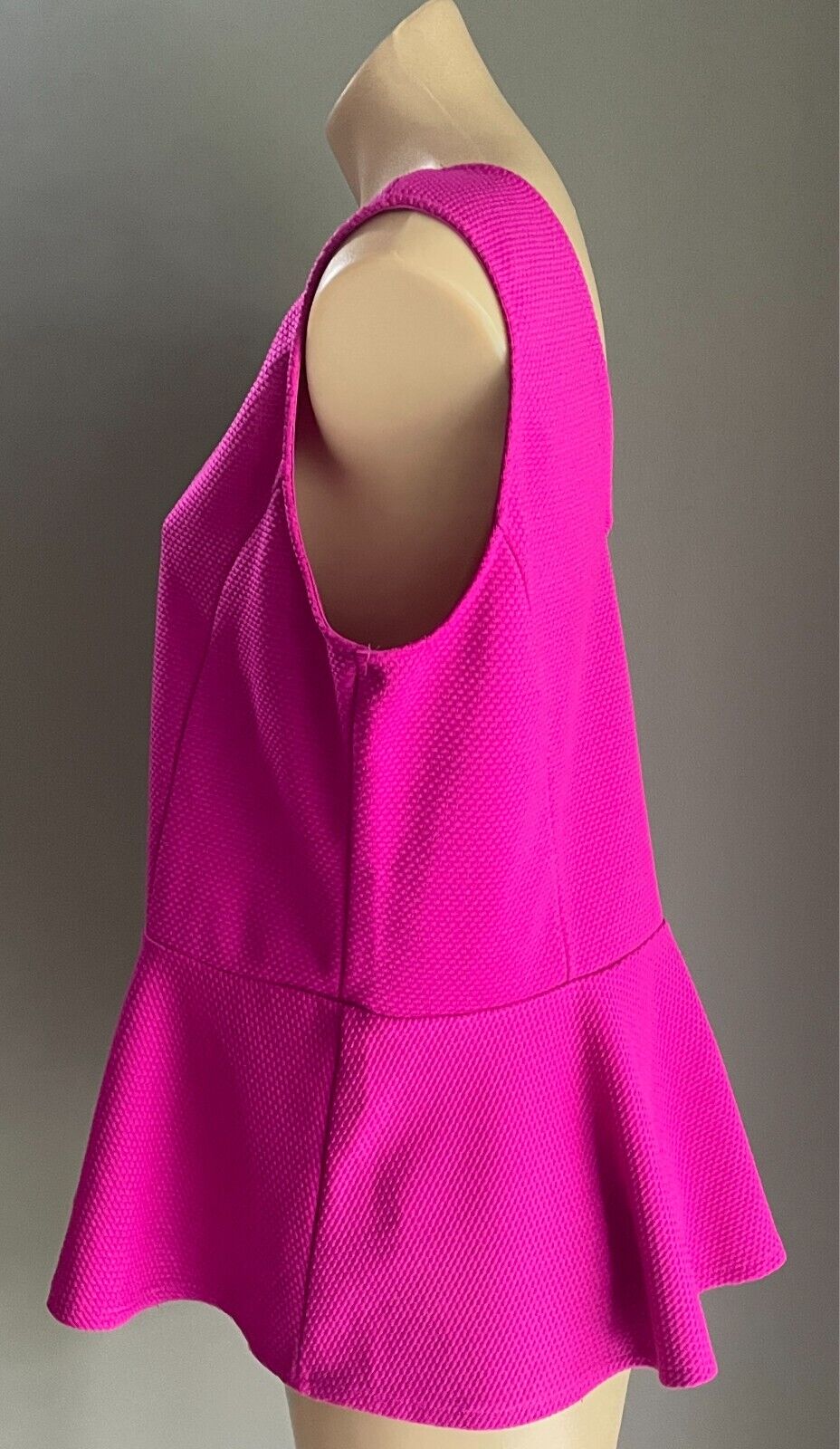 NOW Peplum Top Fuchsia Sleeveless Stretch Size 20 Textured Fabric Notched @ Back