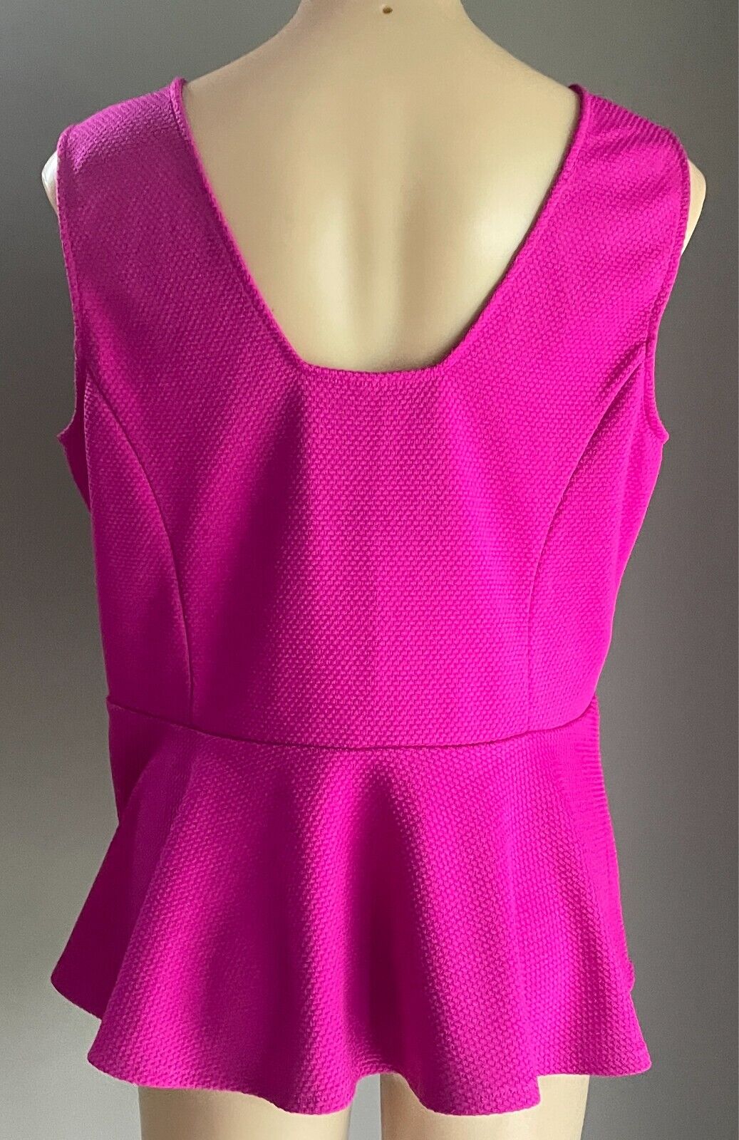 NOW Peplum Top Fuchsia Sleeveless Stretch Size 20 Textured Fabric Notched @ Back