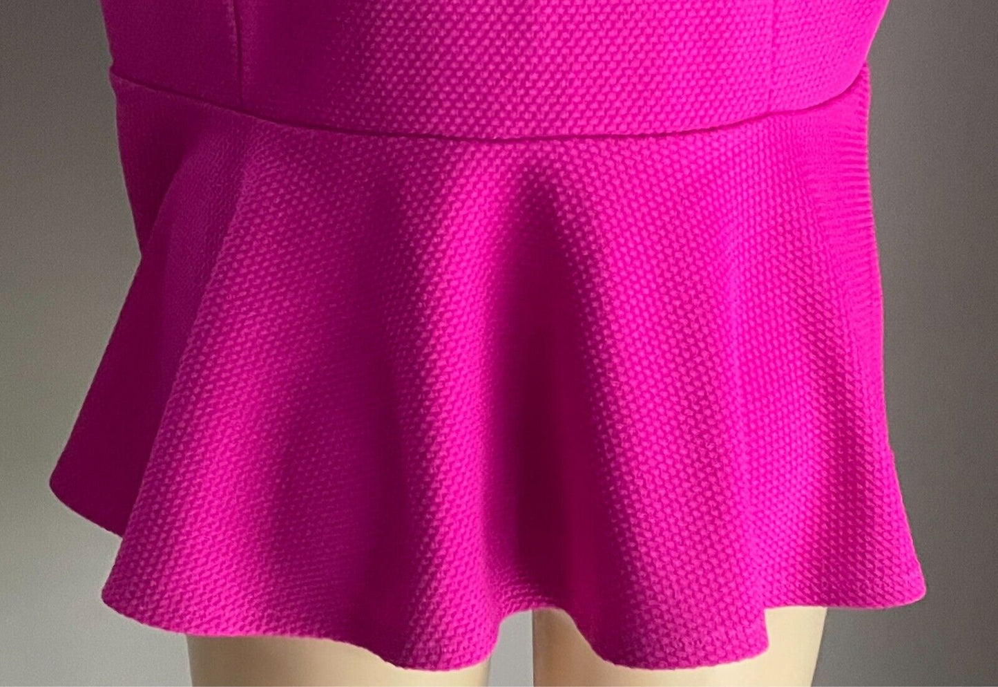 NOW Peplum Top Fuchsia Sleeveless Stretch Size 20 Textured Fabric Notched @ Back