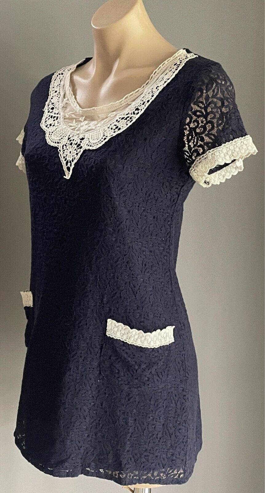 MEI MEI Tunic Top Navy & Off White Lace Lined Size 12 Short Sleeves Pockets