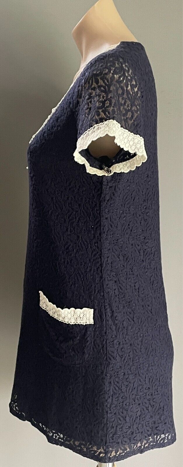 MEI MEI Tunic Top Navy & Off White Lace Lined Size 12 Short Sleeves Pockets