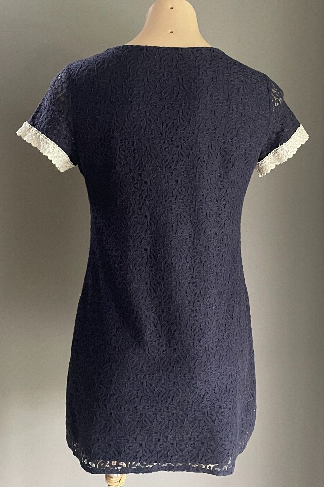 MEI MEI Tunic Top Navy & Off White Lace Lined Size 12 Short Sleeves Pockets