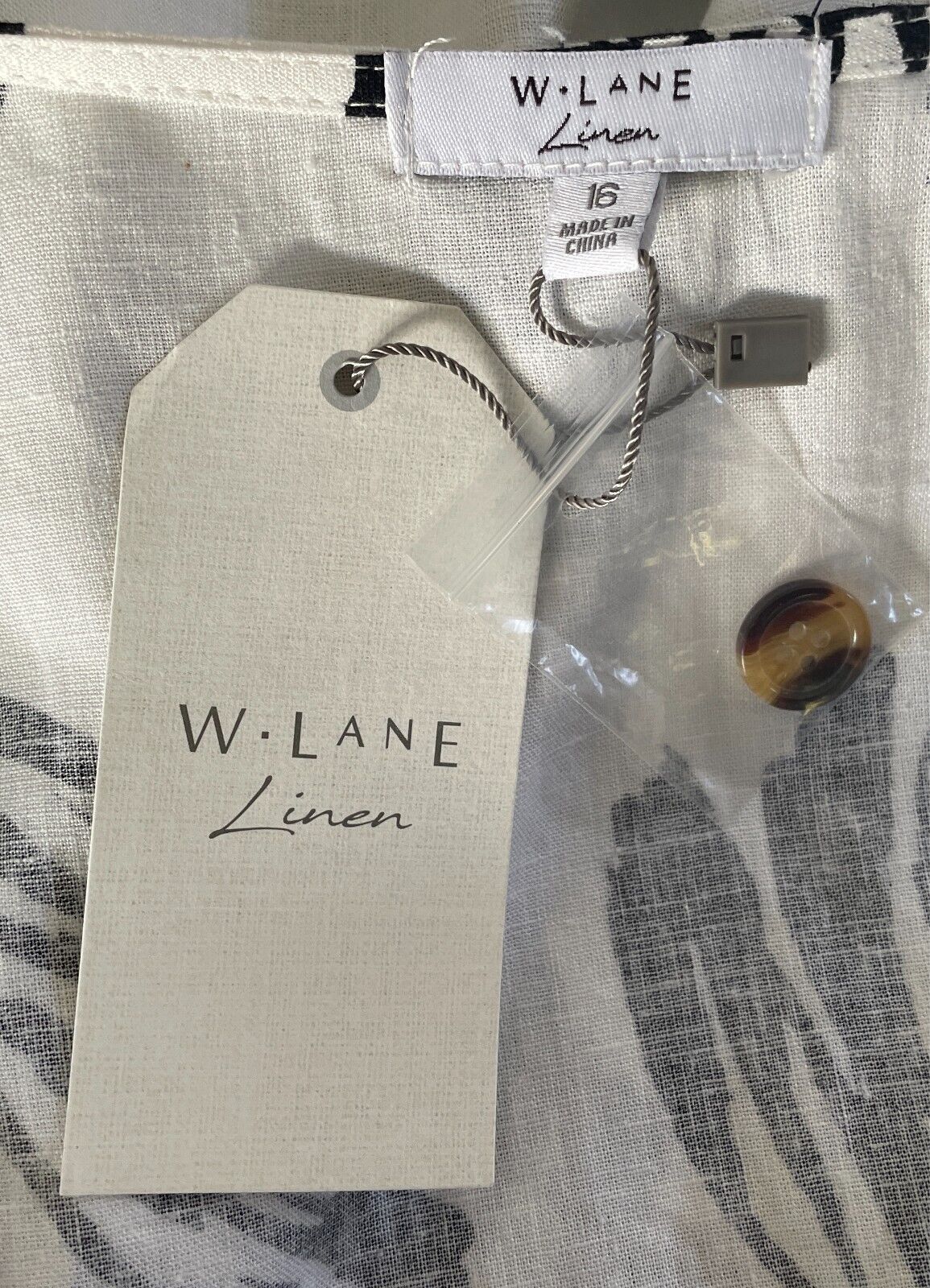W LANE White Linen Top Blouse Black Fern Size 16 Sleeveless Button Trim NEW
