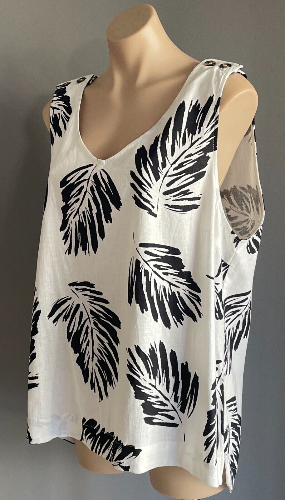 W LANE White Linen Top Blouse Black Fern Size 16 Sleeveless Button Trim NEW