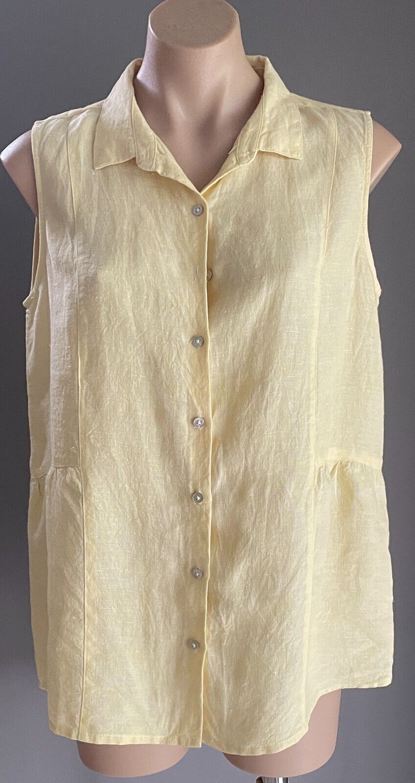 W LANE Linen Sleeveless Shirt Pale Yellow Top Size 12 Button Front Collar Blouse