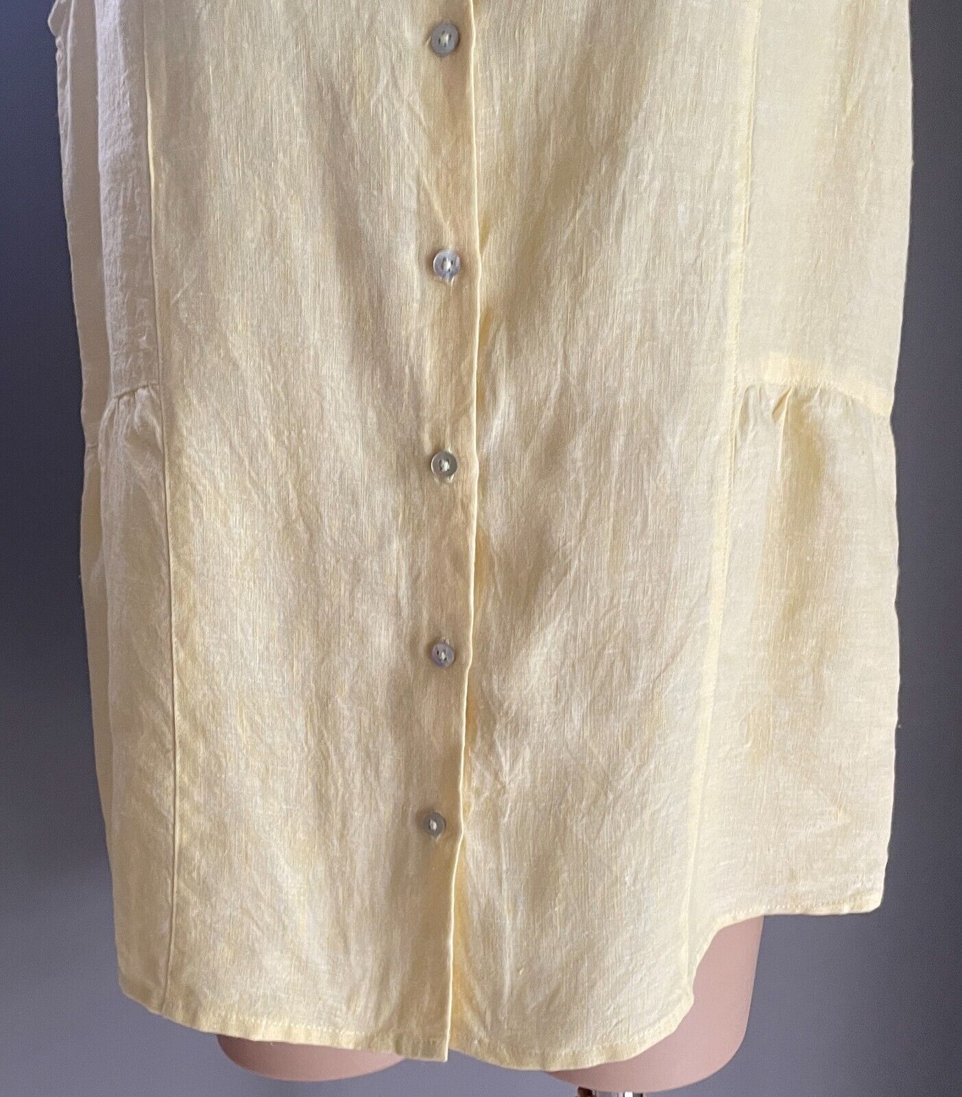 W LANE Linen Sleeveless Shirt Pale Yellow Top Size 12 Button Front Collar Blouse