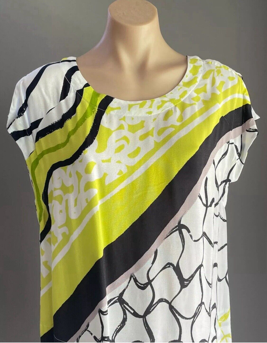 W LANE Midi Dress White Black Taupe Neon Abstract Print Cap Sleeve Shift Size 16