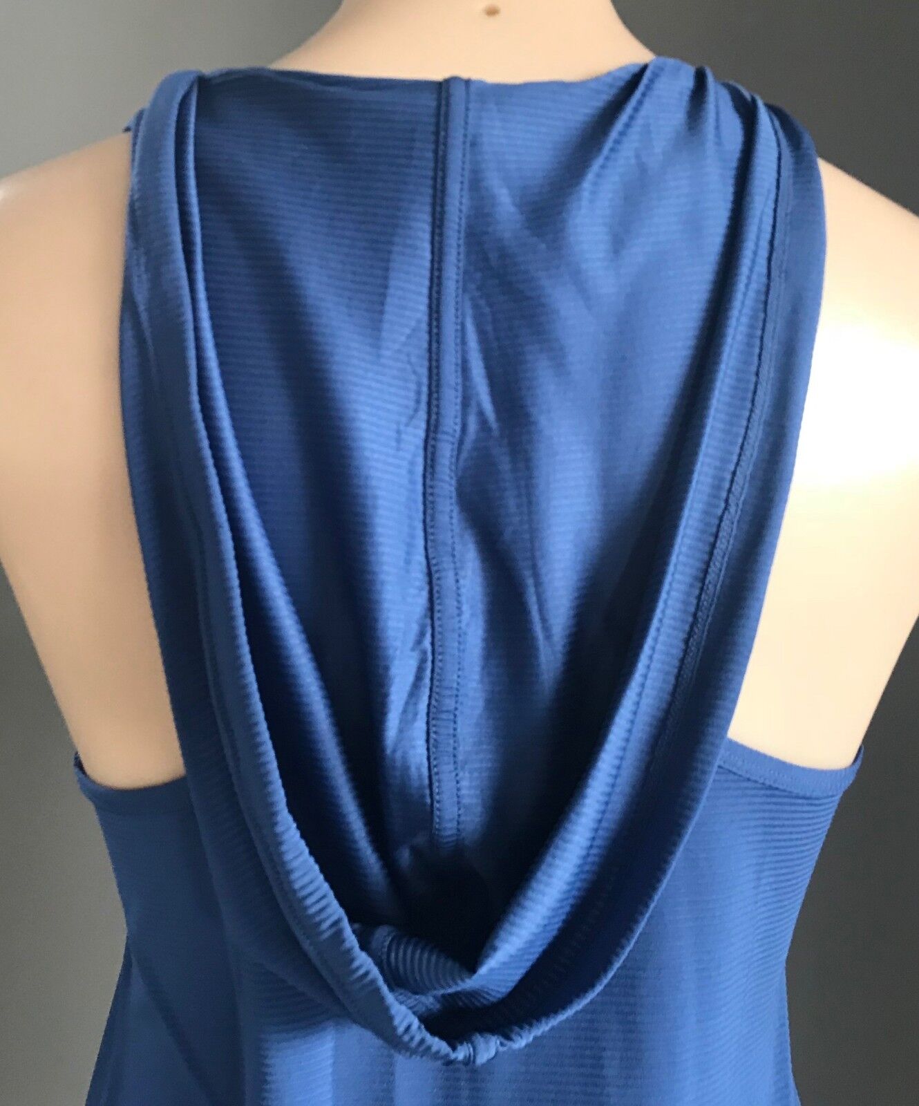 UNIQUELY LORNA JANE Tank Top Hooded Racer Back Blue Gym Training Size S 10 NEW