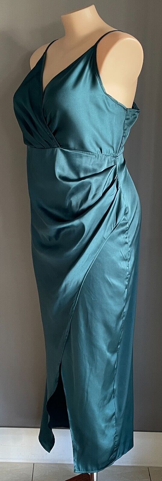 SHEIN CURVE Silky Dress Emerald Faux Wrap Gown Plus Size 3XL 18 Thigh Slit NEW