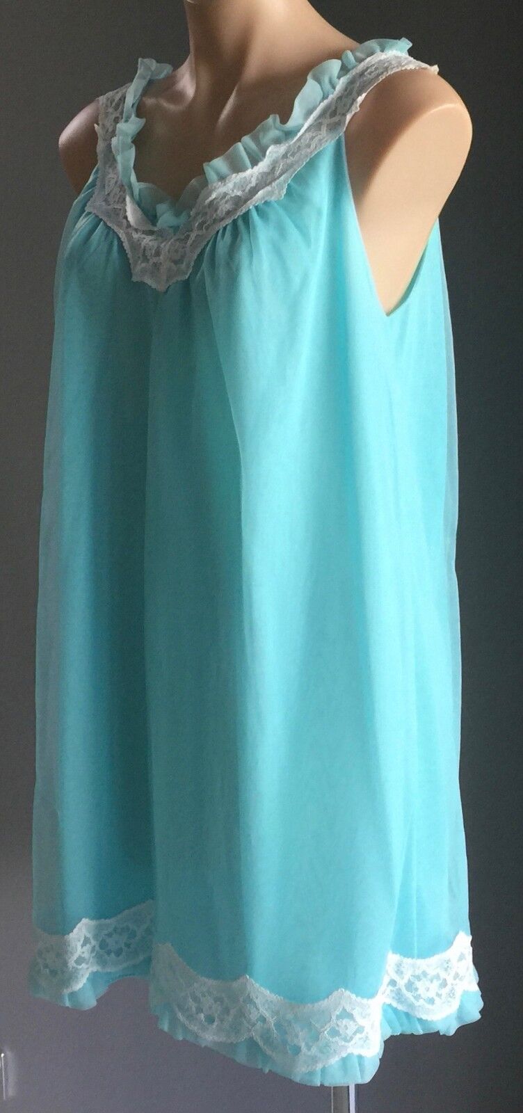 Bri Nylon Nightie Size 16 18 Blue Net & White Lace Sleeveless Vintage 1960s