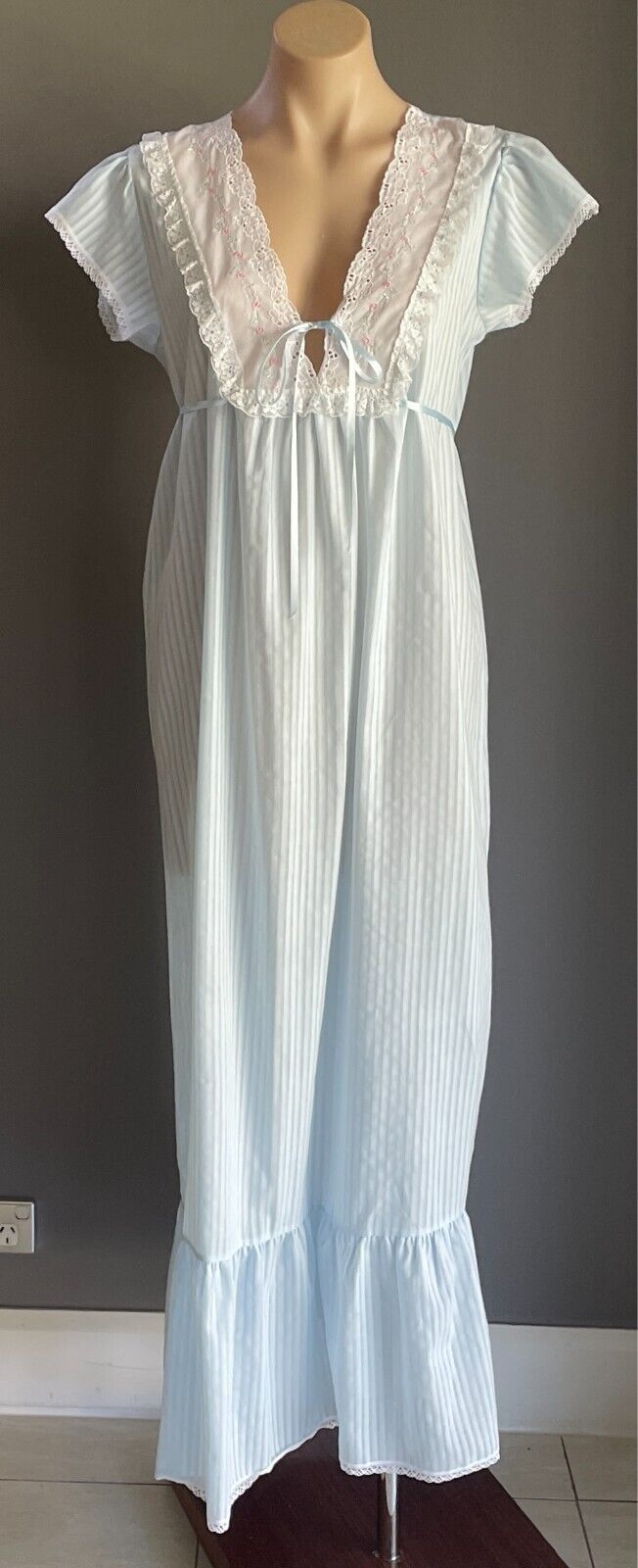SUSSAN Nightie Vintage Light Blue Size 12 Cotton Blend Lace Trim Tie Back Waist