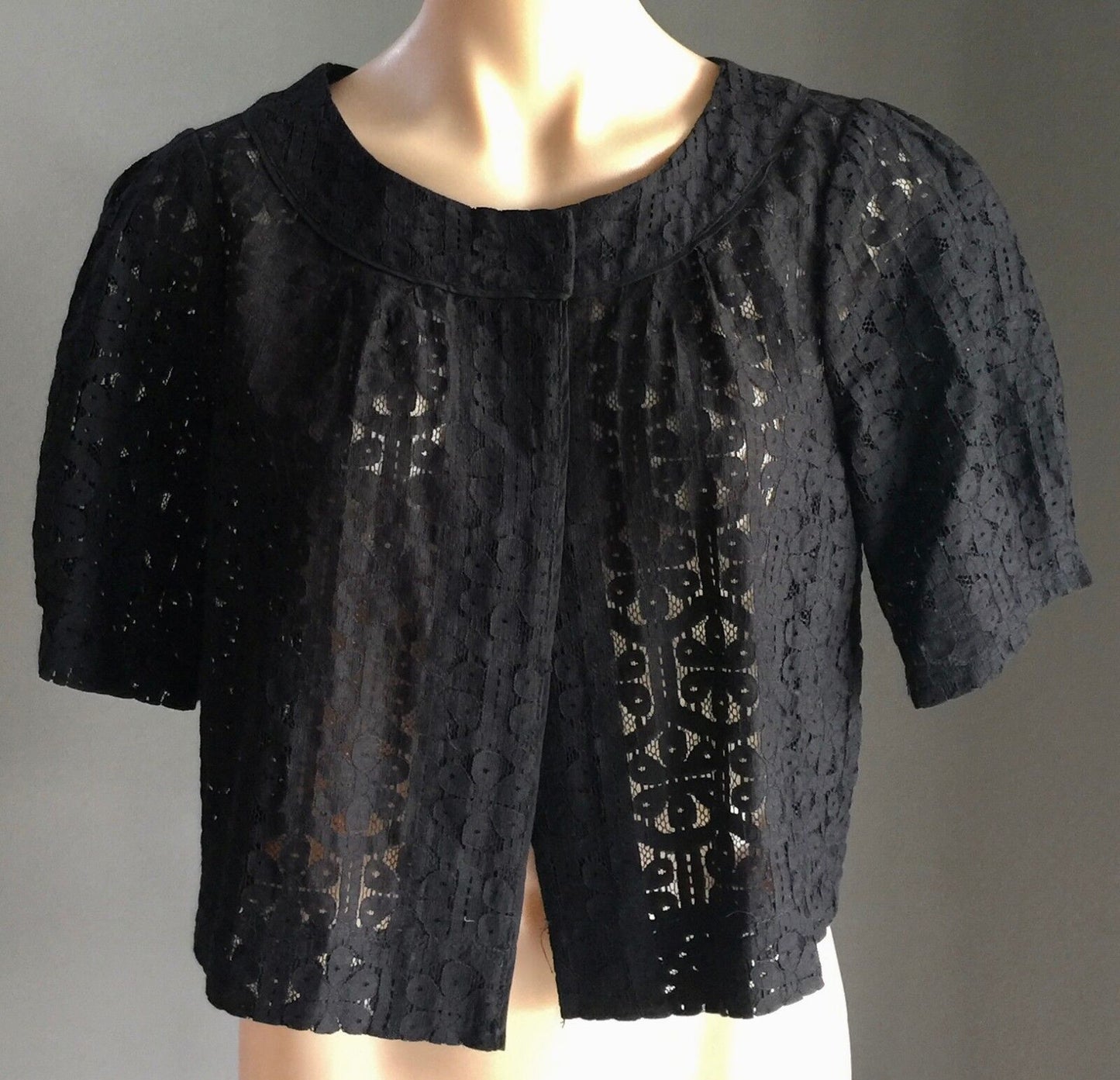 SUSSAN Jacket Crop Top A-Line Black Lace Short Sleeve Bolero Size S 10 NEW