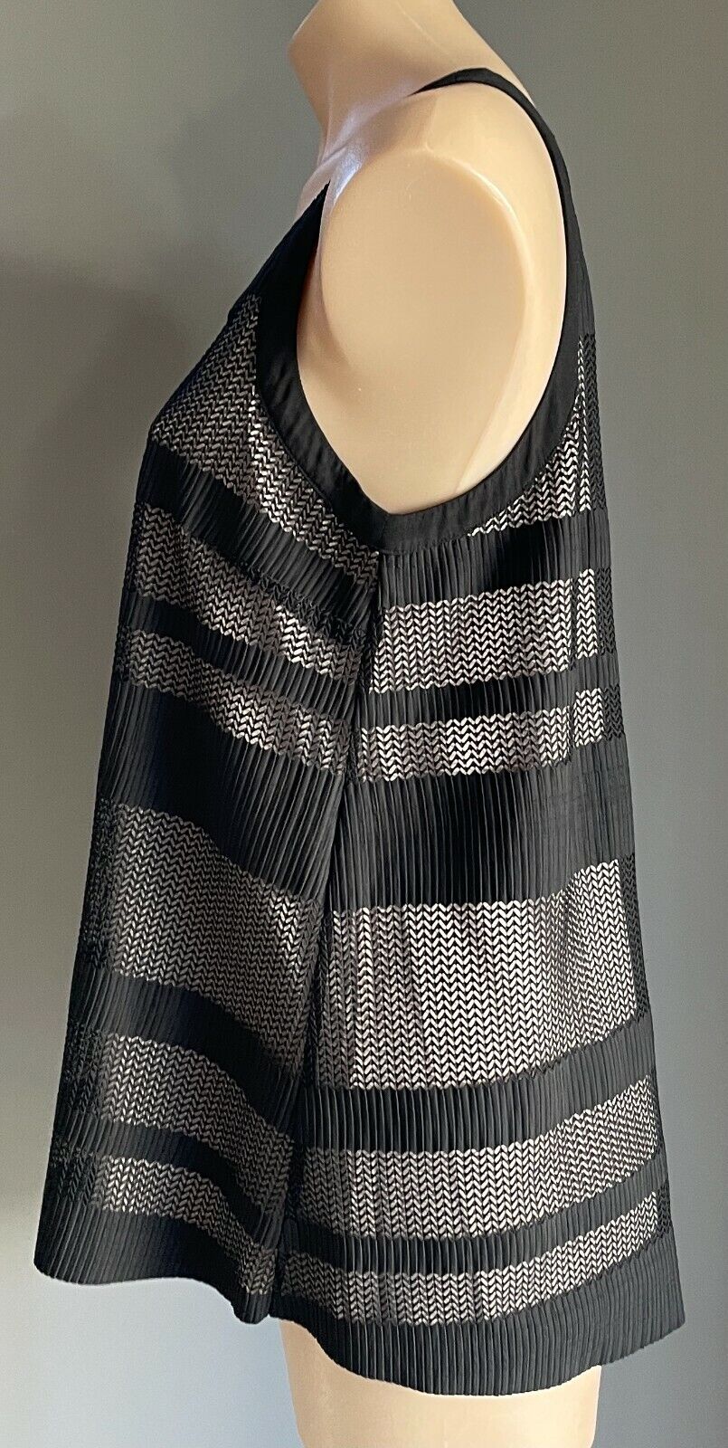 SUSSAN Top Black Lace & Beige Lined Sleeveless A-Line  Blouse Size S 10 NEW
