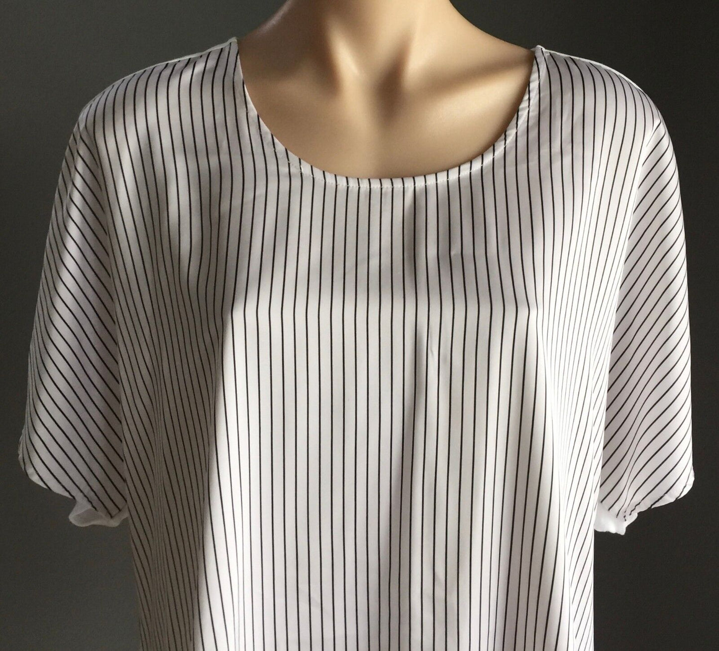 SUSSAN Top White Black Stripe Short Sleeve Oversize Blouse Tee Size XXL 18 NEW