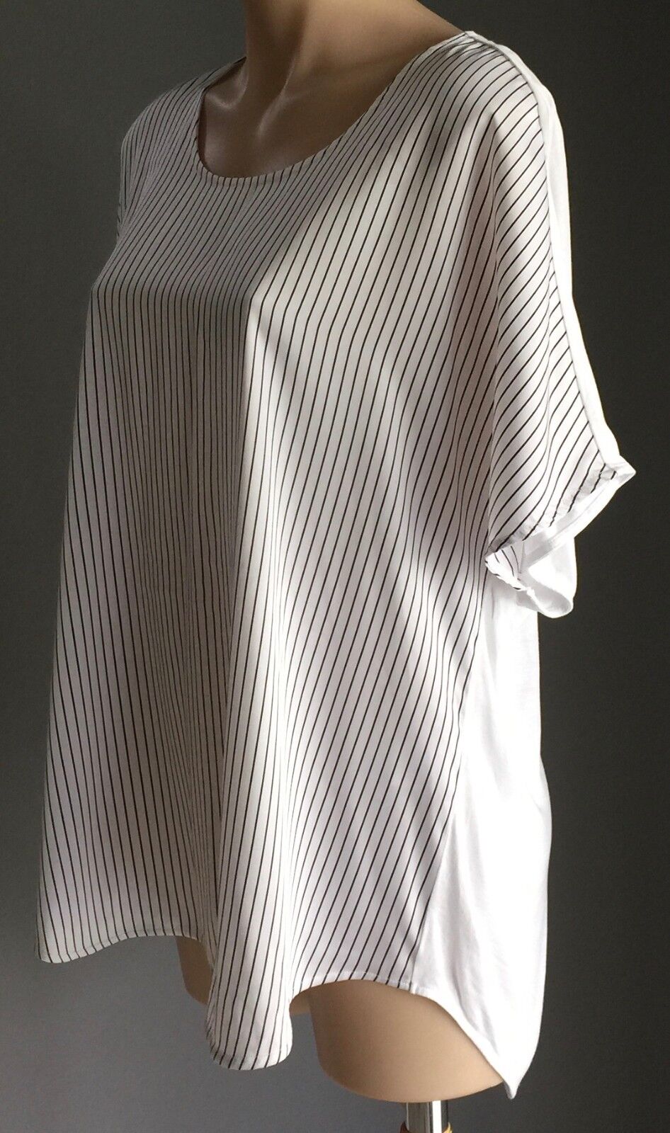 SUSSAN Top White Black Stripe Short Sleeve Oversize Blouse Tee Size XXL 18 NEW