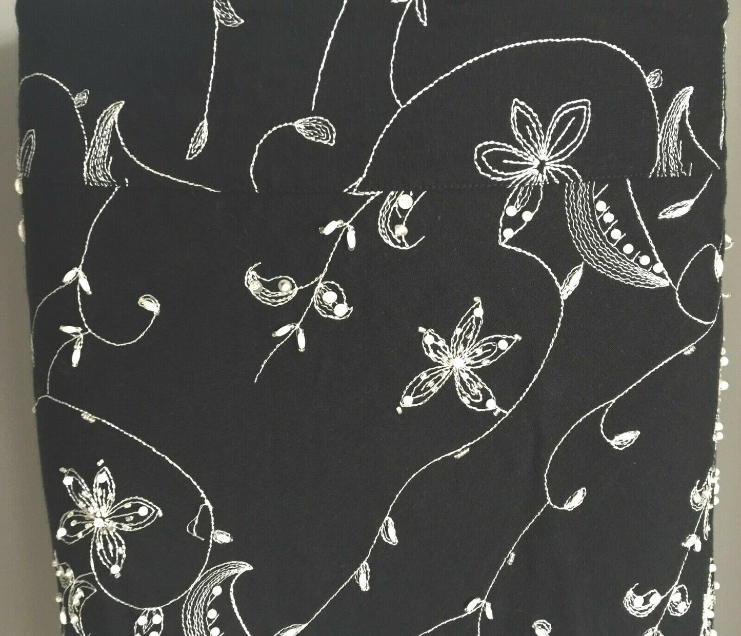KATIES Skirt A Line Black & White Floral Sequins Pearls Embellished Plus Size 20