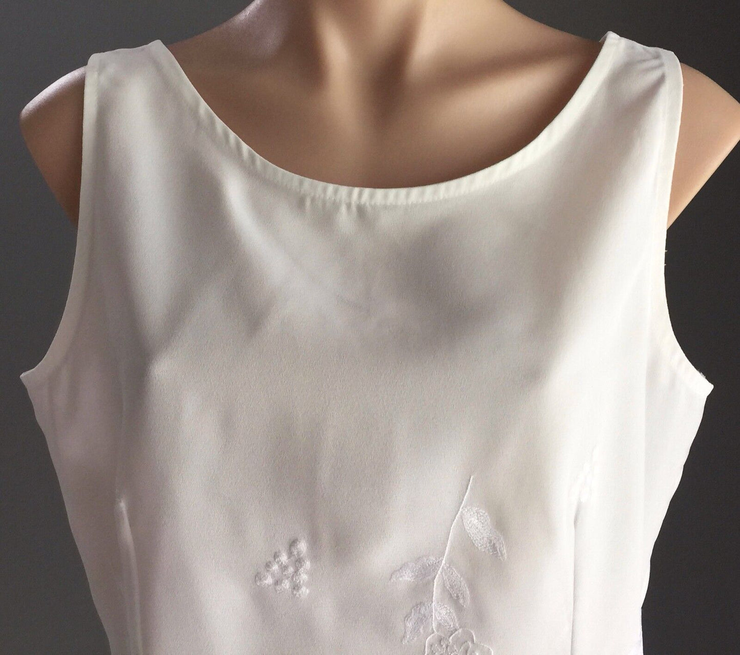 KATIES Top ivory Sleeveless w White Floral Embroidery Smart Casual Size 14 Retro