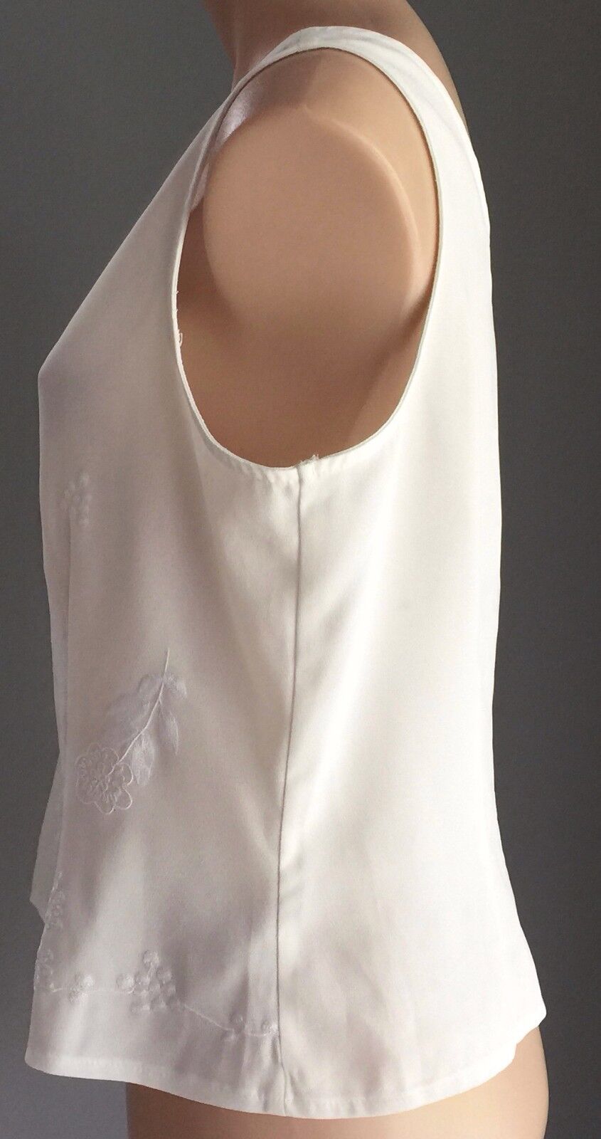 KATIES Top ivory Sleeveless w White Floral Embroidery Smart Casual Size 14 Retro