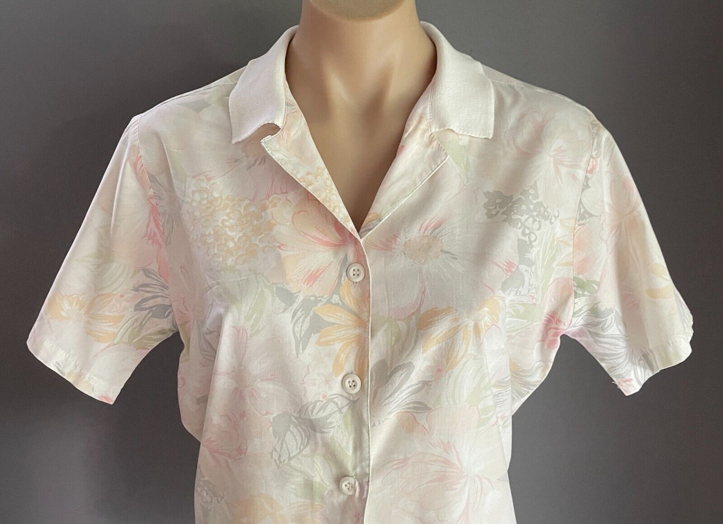 KATIES Shirt Button Up White Pastel Floral Size 10 Rib Collar Cotton Blend Vtg