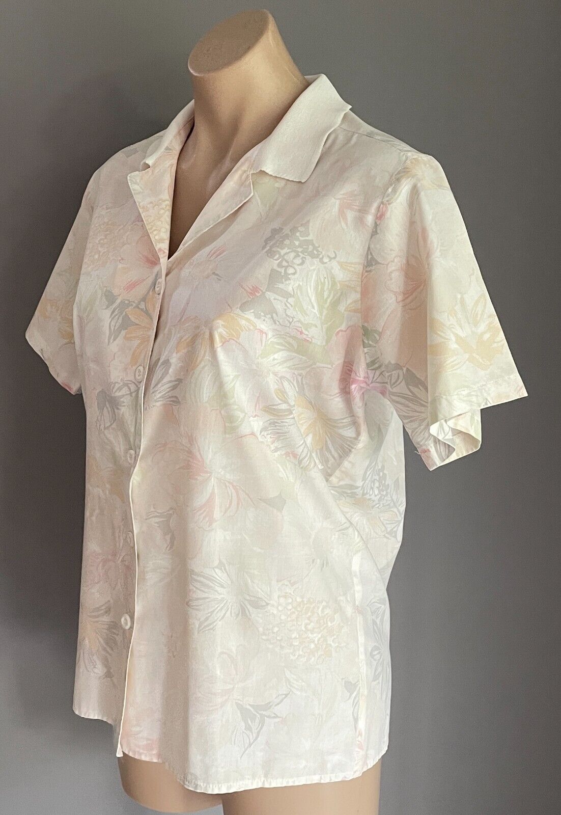 KATIES Shirt Button Up White Pastel Floral Size 10 Rib Collar Cotton Blend Vtg
