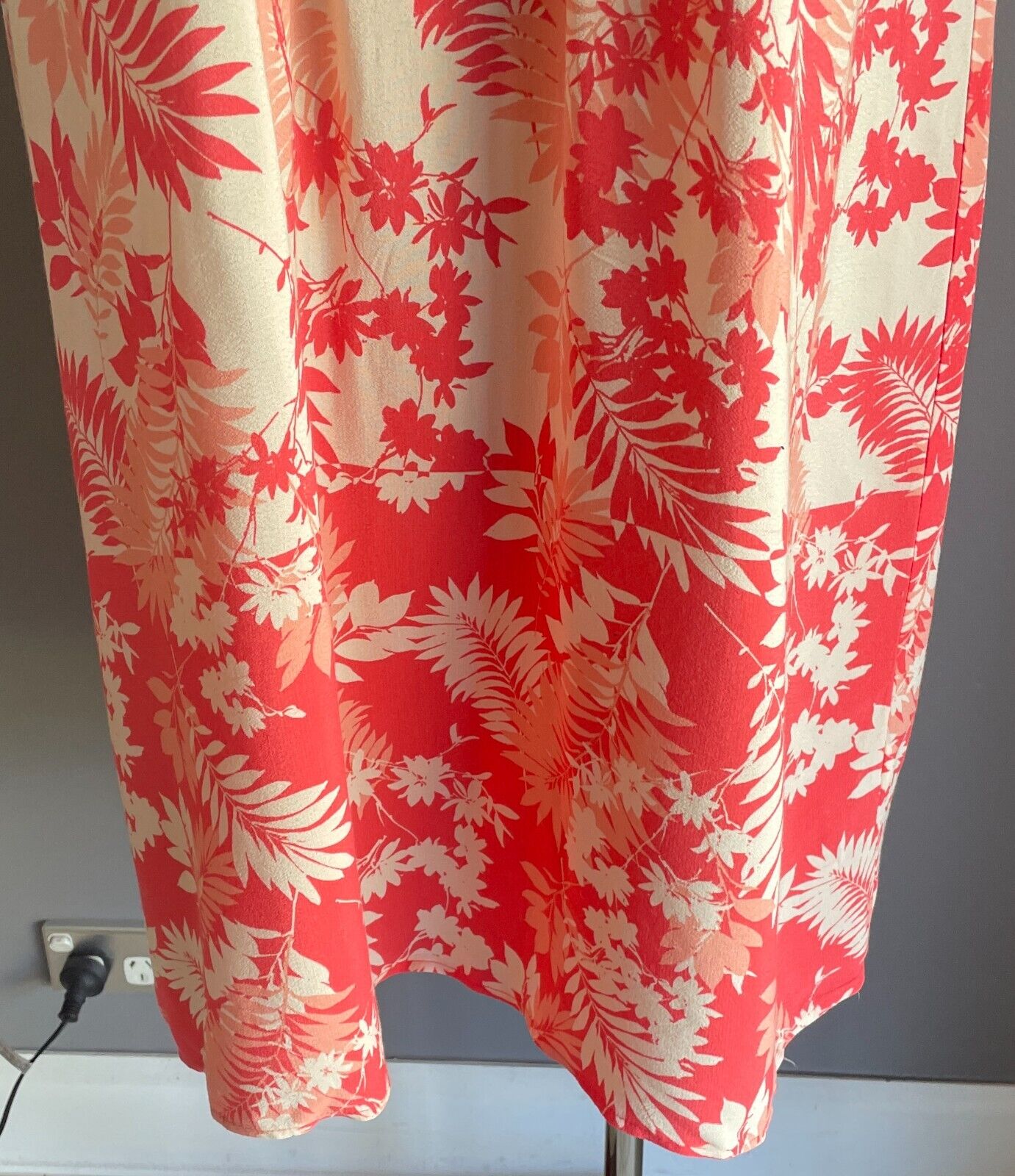 KATIES Dress Off White Peach Coral Leaf Print Sleeveless Shift Size 16