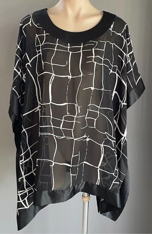 BEME Kimono Top Black & White Print Semi Sheer Short Sleeve Plus Size 18 NEW