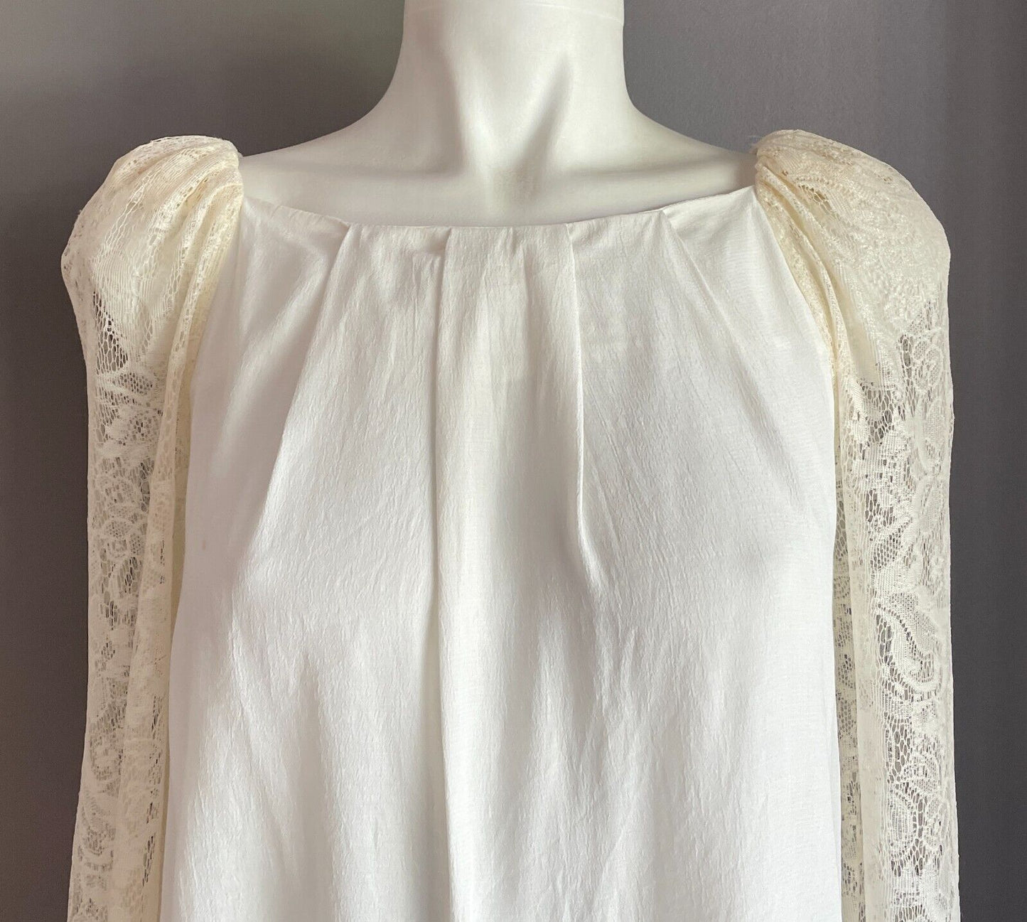 FOREVER NEW A-Line Dress Off White Long Lace Sleeves Size 8 Short Length