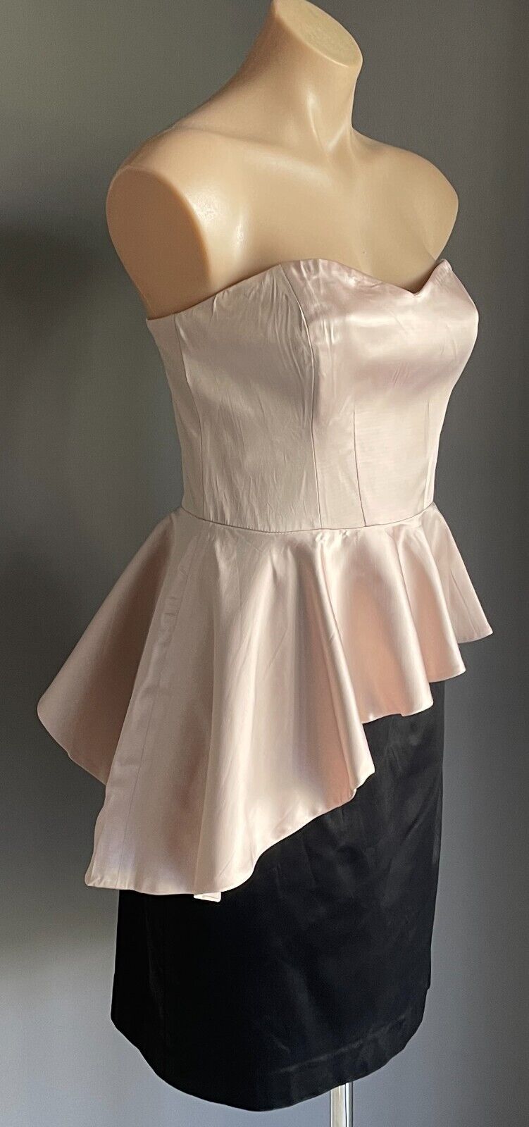 FOREVER NEW Strapless Dress Champagne & Black Bustier Size 12 Peplum Hem Satin